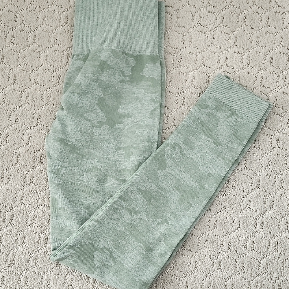 Gymshark Sage Camo Leggings